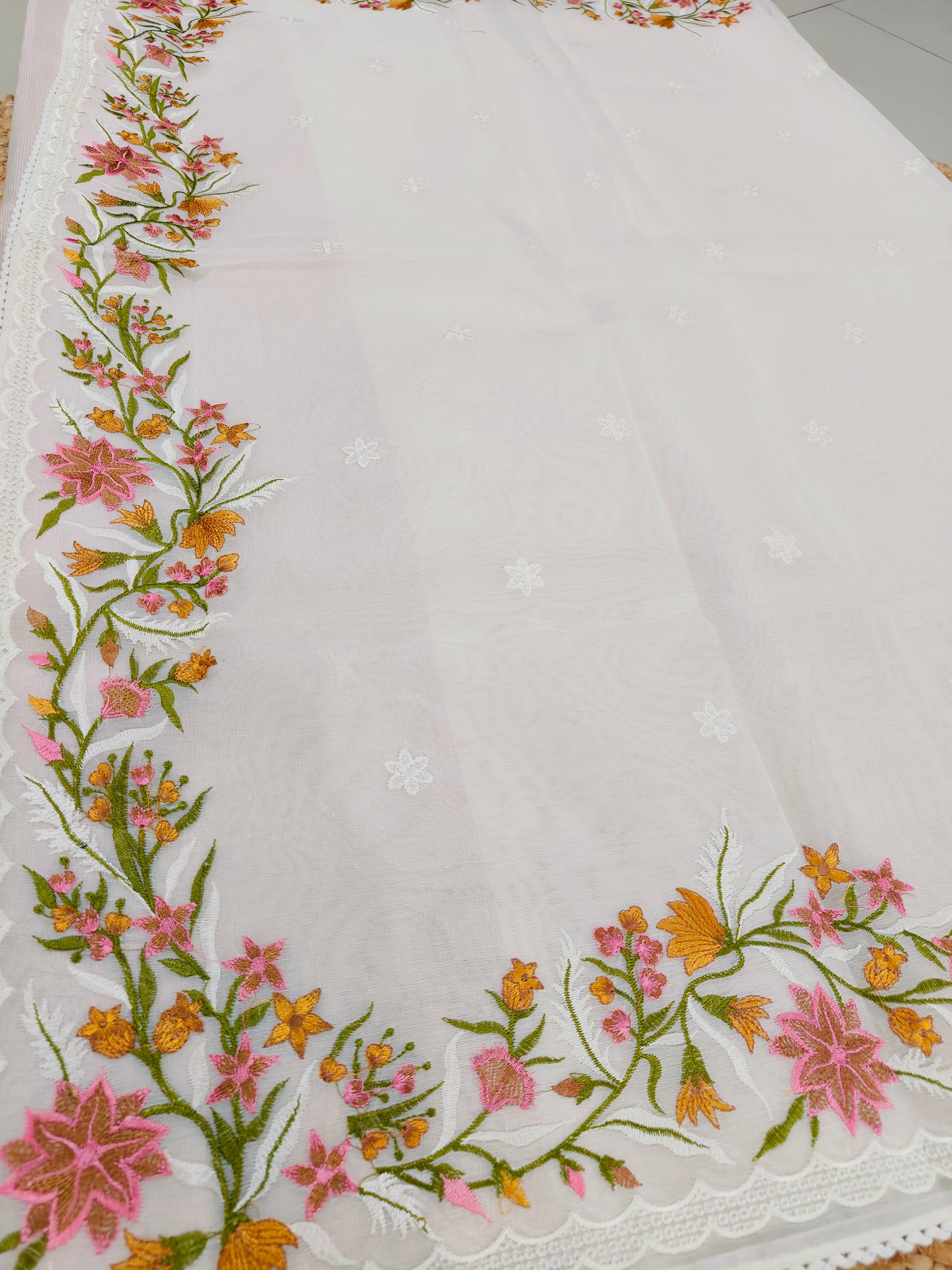 OFFWHITE ORGANZA SAREE WITH EMBROIDERY